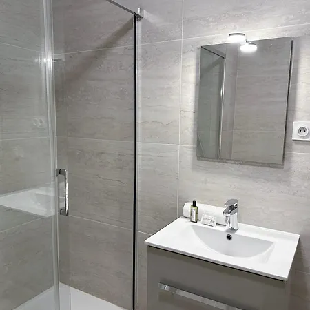 Brand-New Studio With Eiffel Tower View Paris Exterior foto