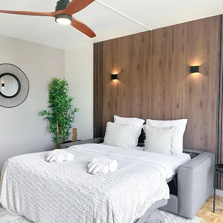 Brand-New Studio With Eiffel Tower View Paris Exterior foto