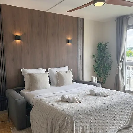 Brand-New Studio With Eiffel Tower View Paris Exterior foto